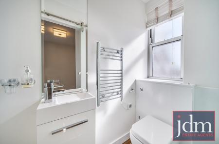 e639dc9e-ab16-469...