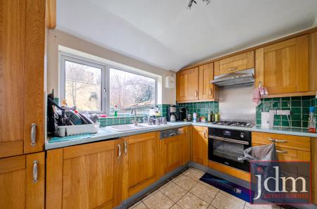 692a28b6-fa01-413...