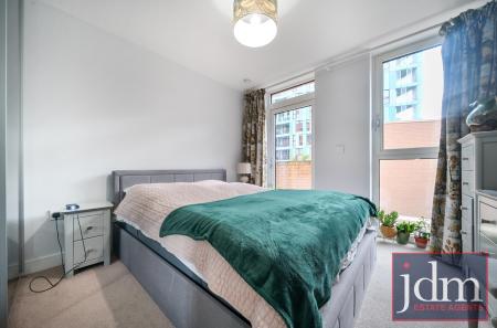 f993a048-9418-401...