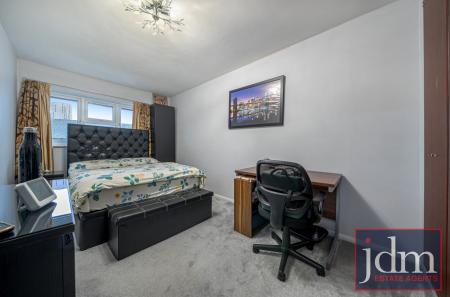 e4526a28-12cf-47d...