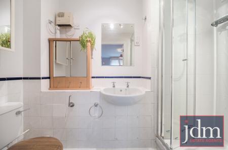 8b8a29ab-4adb-4b4...