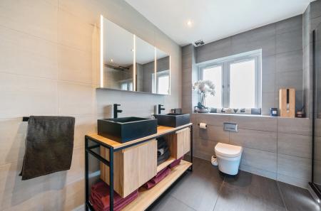 Ensuite