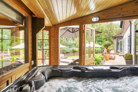 Hot Tub Cabin