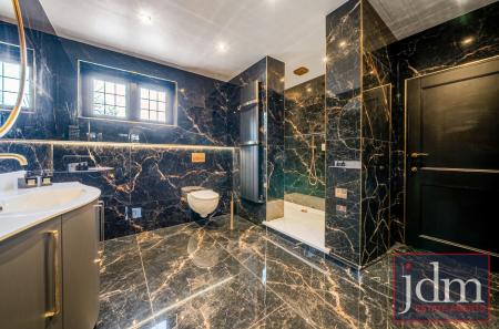 9a893969-fe6e-441...