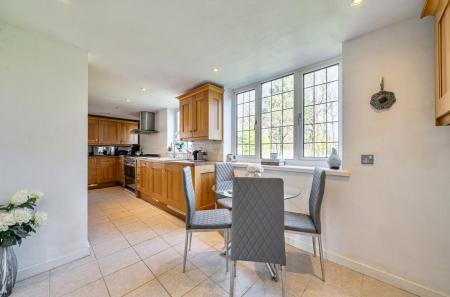 Kitchen/Breakfast