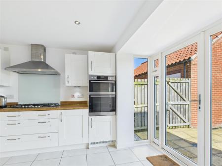 OPEN PLAN KITCHEN/BREAKFAST ROOM