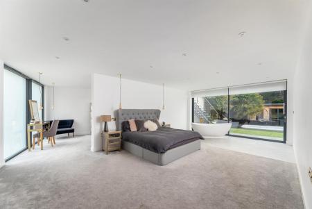 GROUND FLOOR BEDROOM SUITE