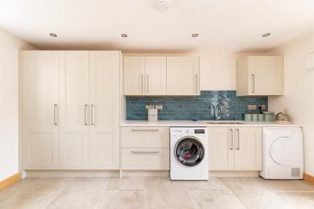 LAUNDRY ROOM/ UTILITY