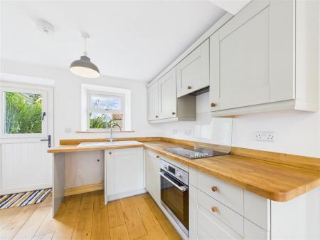 OPEN PLAN KITCHEN/LIVING