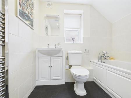 GUEST CLOAKROOM (WITH SHOWER)