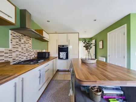 KITCHEN/DINER