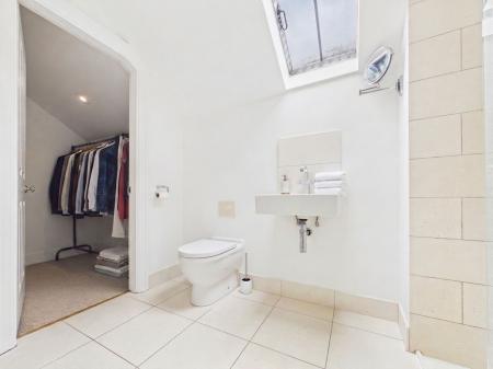 Master En-Suite