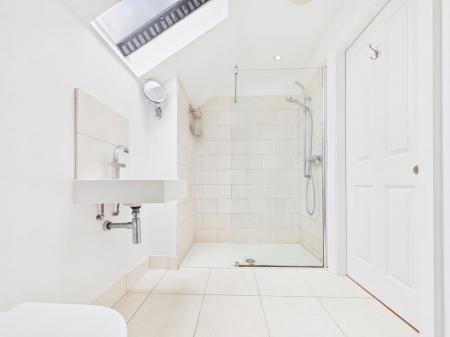Master En-Suite