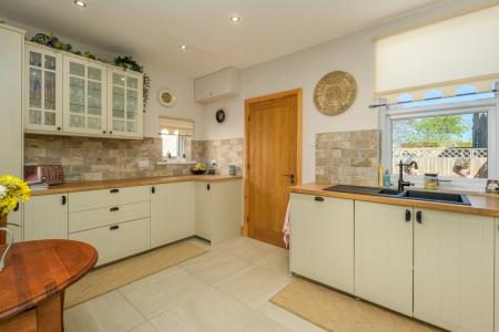 Kitchen-4