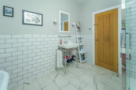 Photo 34