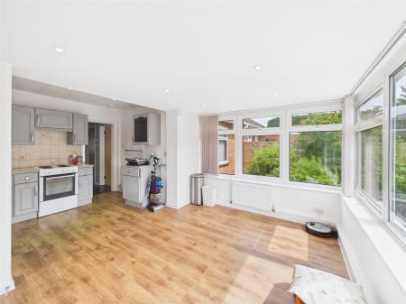 Kitchen/Living Area