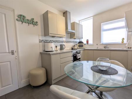 BREAKFAST KITCHEN