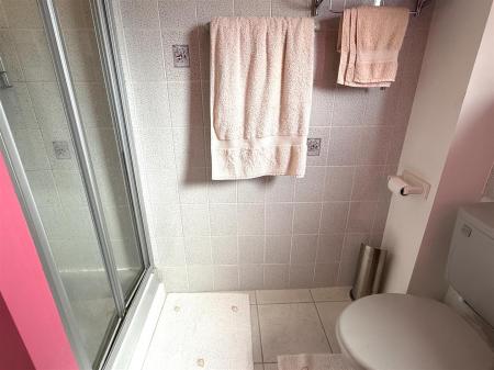 EN SUITE SHOWER ROOM/WC