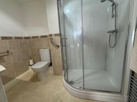 EN SUITE SHOWER ROOM/WC