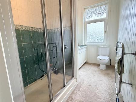 SHOWER ROOM/WC