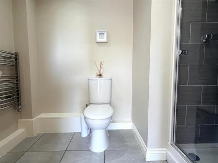 SHOWER ROOM/WC