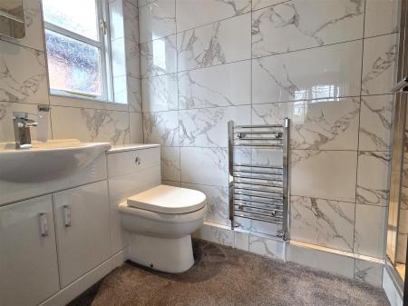 EN SUITE SHOWER/WC
