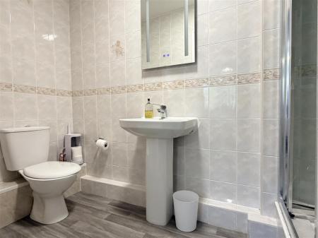 EN SUITE SHOWER/WC