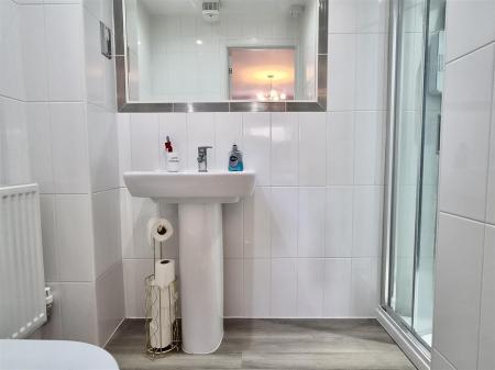 EN SUITE SHOWER/WC