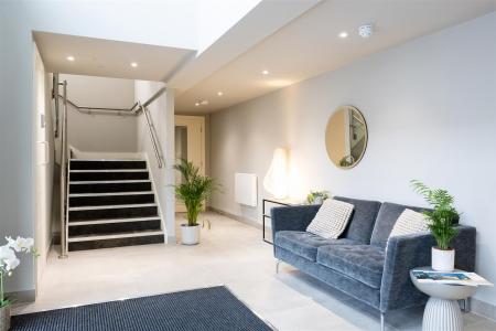 INTERIOR COMMUNAL AREAS