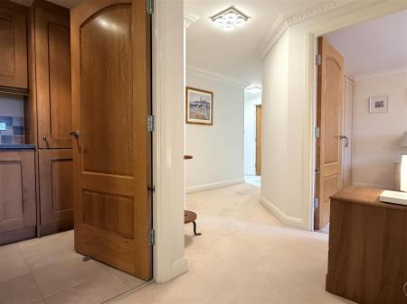 PRIVATE ENTRANCE HALLWAY