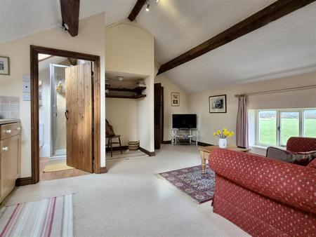 BEDROOM SUITE