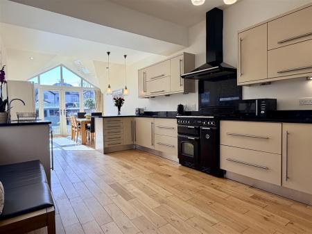 EXTENDED DINING KITCHEN