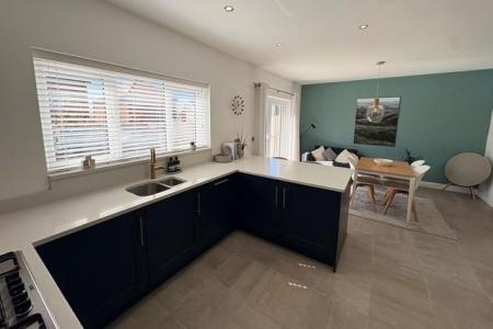 OPEN PLAN DINING KITCHEN