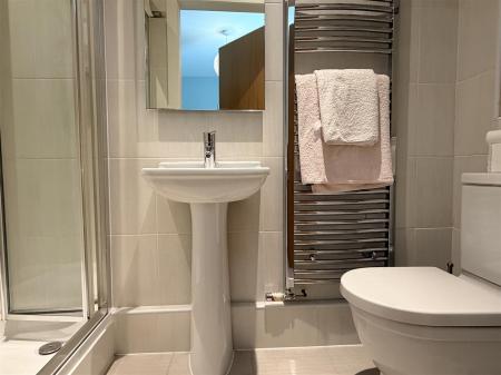 EN SUITE SHOWER/WC