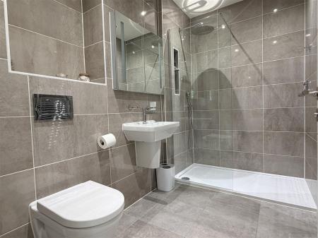 EN SUITE SHOWER/WC