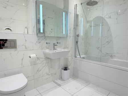 BATHROOM/WC
