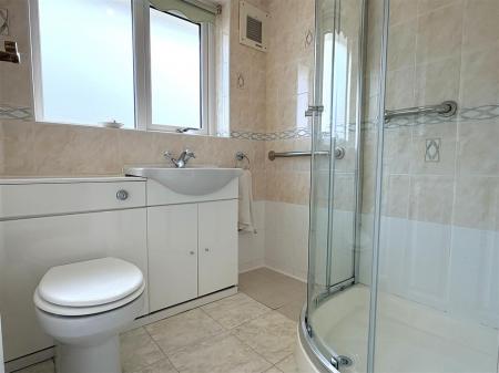 SHOWER ROOM/WC
