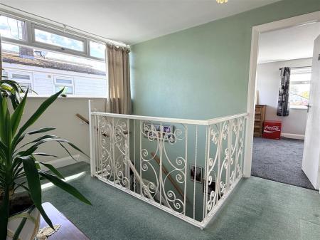 FIRST FLOOR LANDING