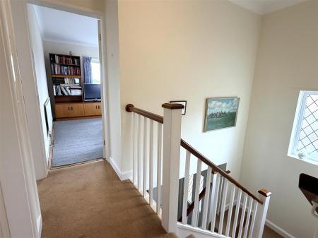 FIRST FLOOR LANDING