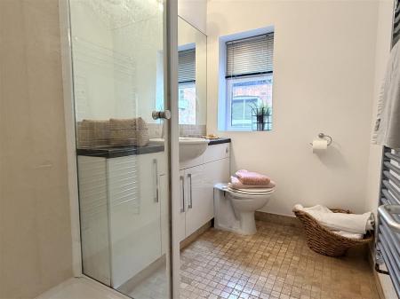 EN SUITE SHOWER/WC
