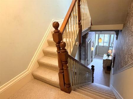 FIRST FLOOR LANDING
