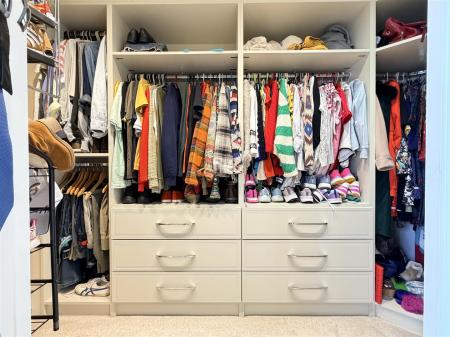 WALK IN WARDROBE