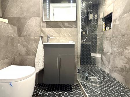 EN SUITE SHOWER/WC