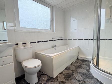 BATHROOM/WC