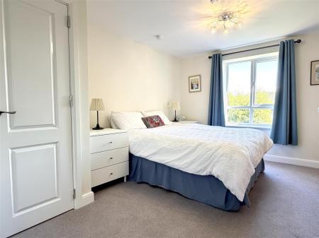 BEDROOM SUITE