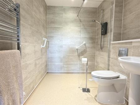 EN SUITE SHOWER/WC