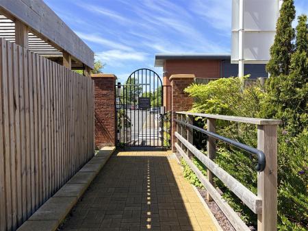 PRIVATE ACCESS TO BOOTHS