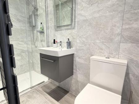 EN SUITE SHOWER/WC