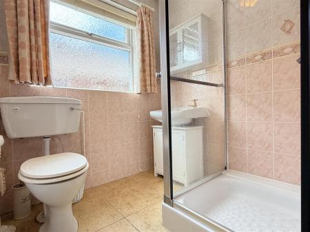 SHOWER ROOM/WC