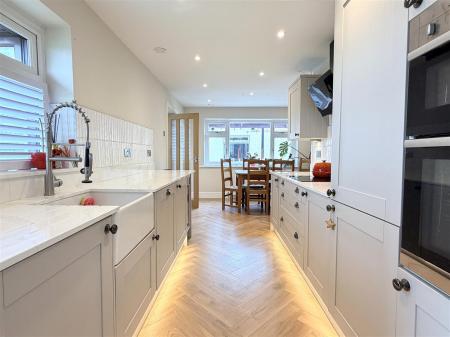 OPEN PLAN DINING KITCHEN
